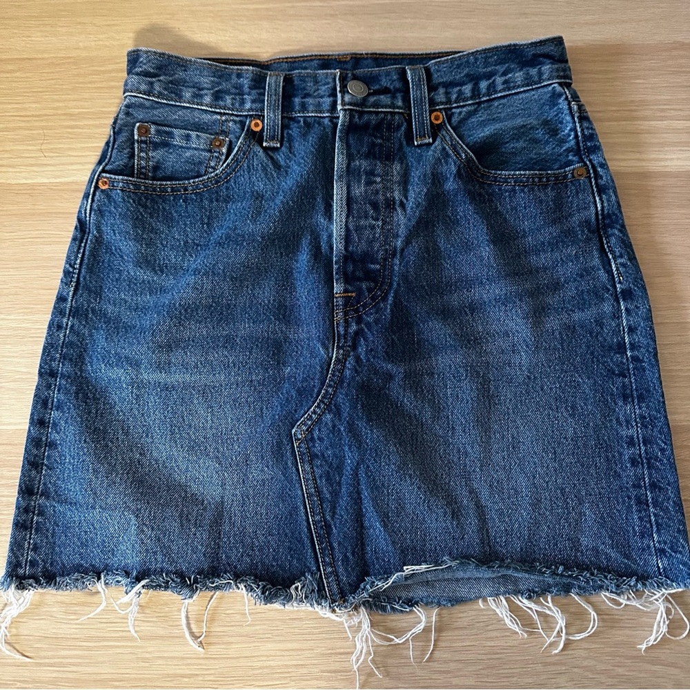 Levi’s Denim Frayed Hem Skirt